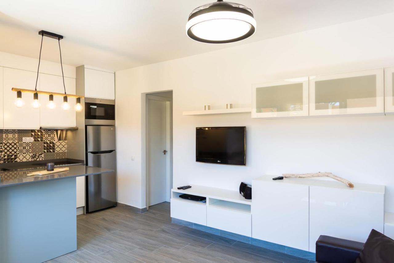 Casa Lucien - Newly Refurbished Apartment With Swimming Pool - Ideal For Couples Corralejo Kültér fotó